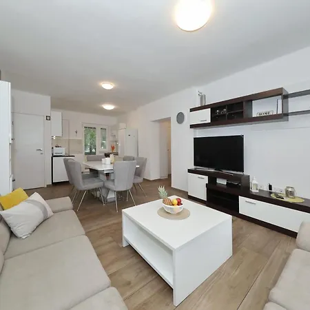 Linden Apartman